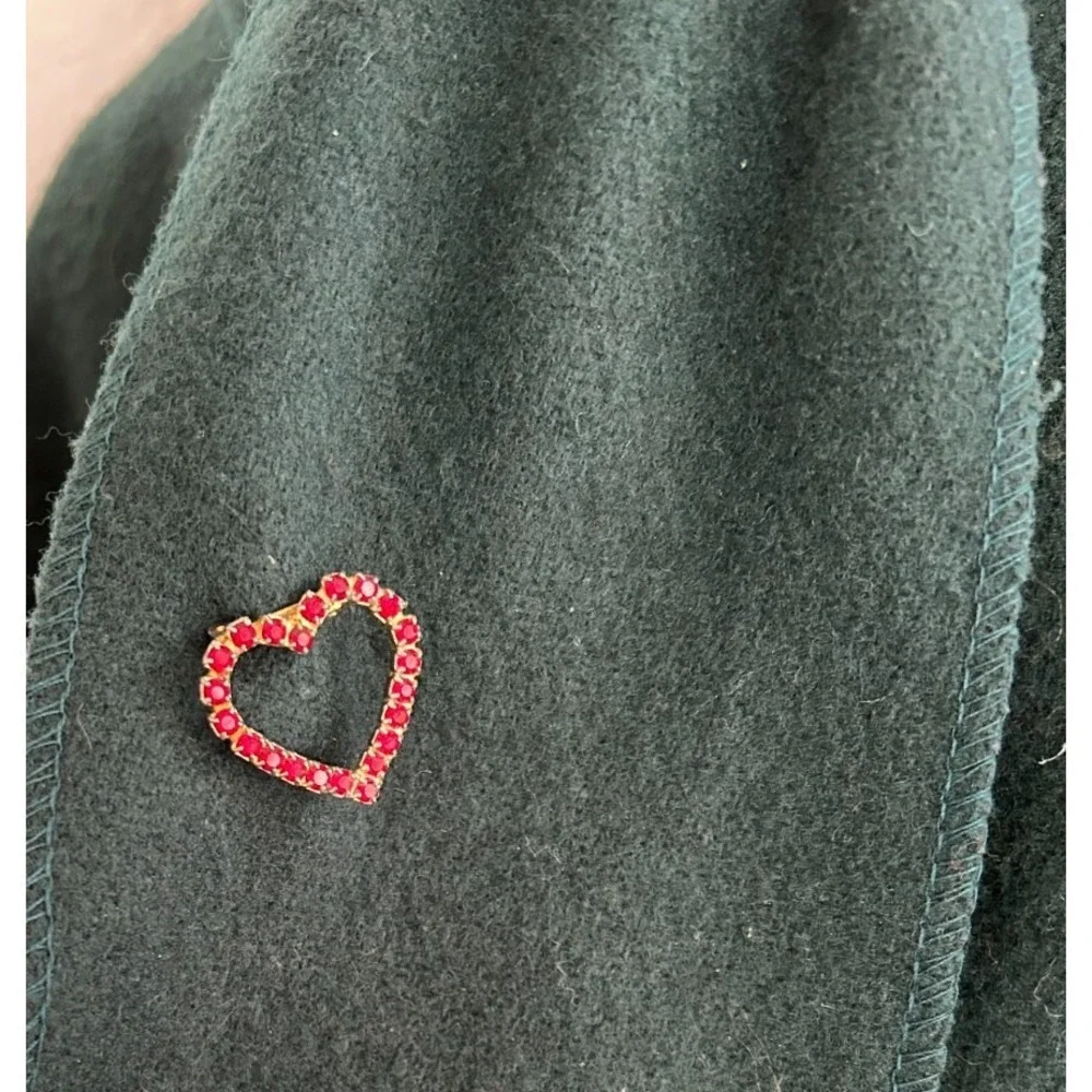 Vintage Gold Tone Dark Red Rhinestone Cut Out Open Heart Love Brooch Pin 1